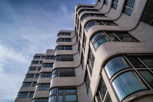 Ile kosztuje transport mebli w 2025? Aktualny cennik i porównanie usług